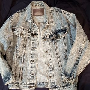 Vintage 80s Lawman acid washed jean jacket. Size Small runs big